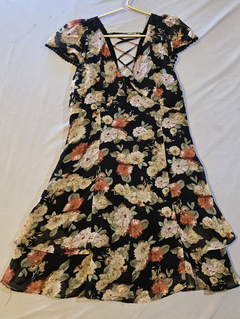 Miss Me Black Floral Lace-Up V-Neck Dress